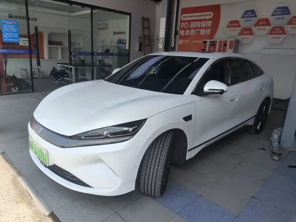 BYD Qin L — фото 1