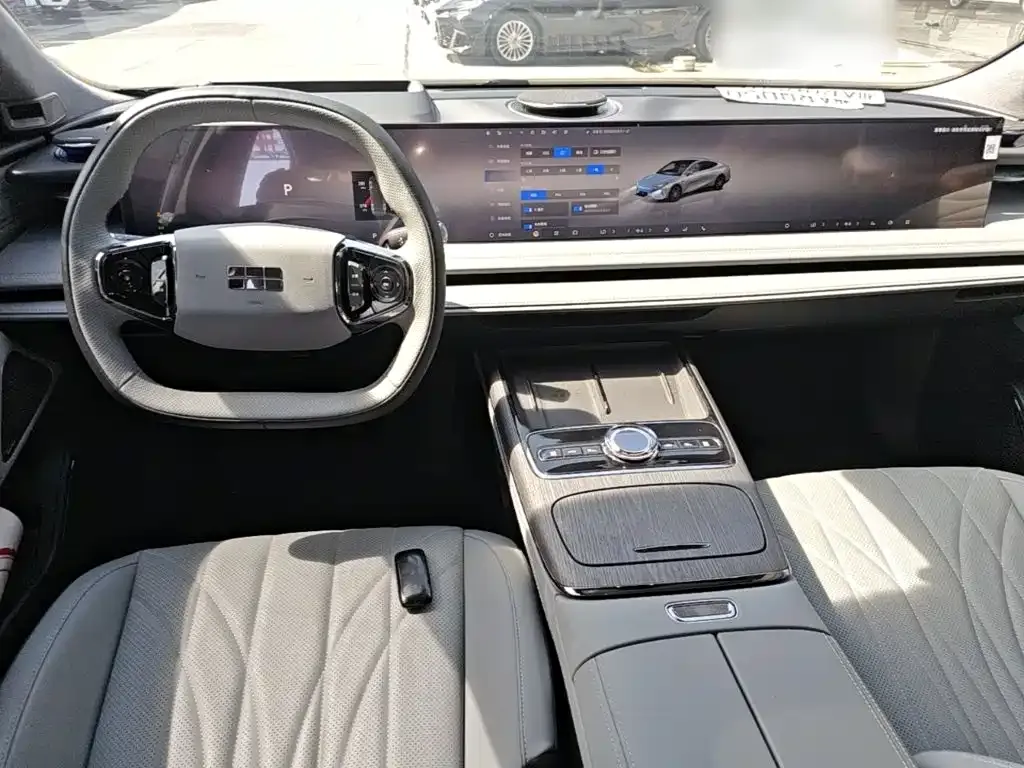 Geely Galaxy E8 — фото 3