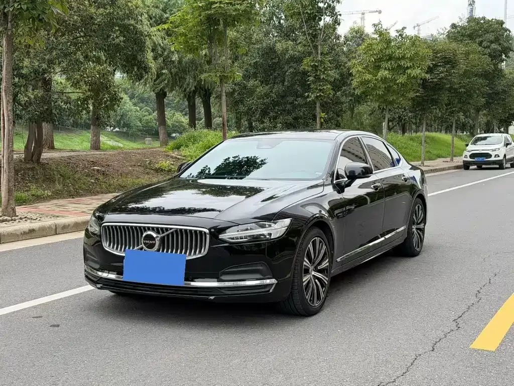 Volvo S90 — фото 1