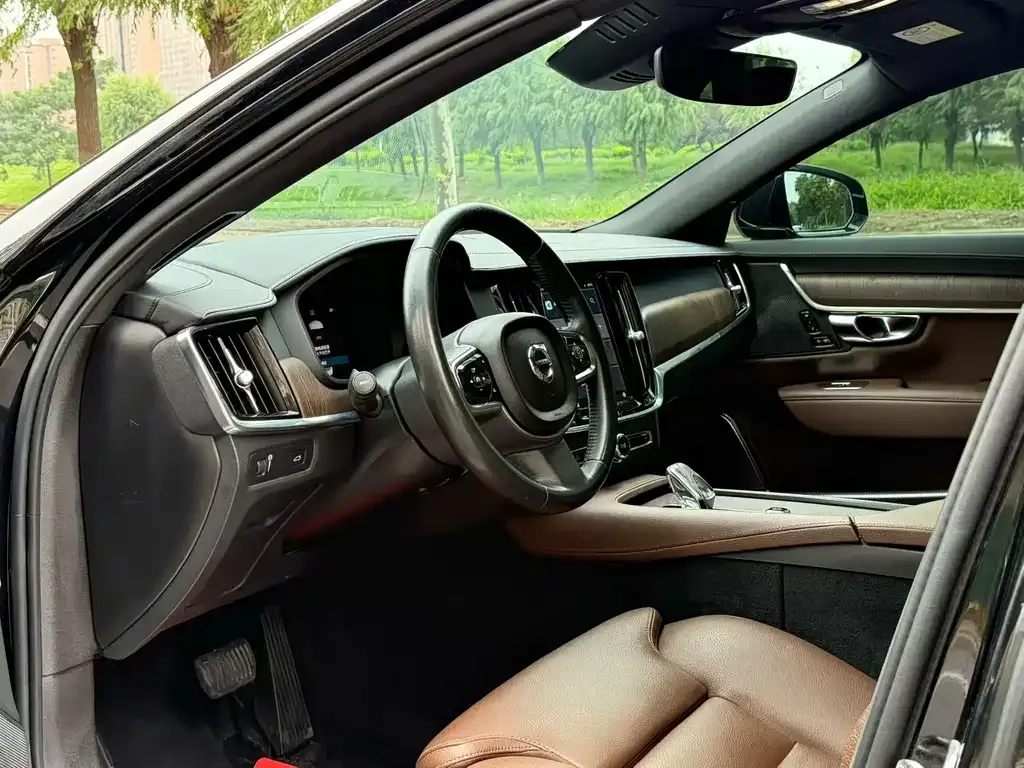 Volvo S90 — фото 2