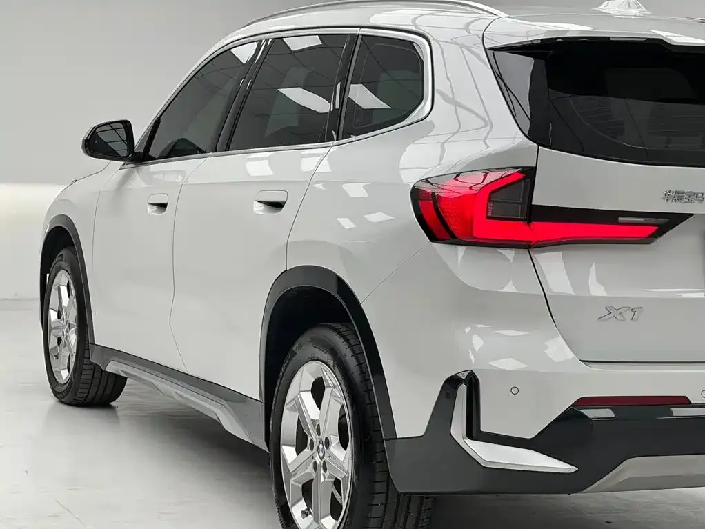 BMW X1 — фото 9