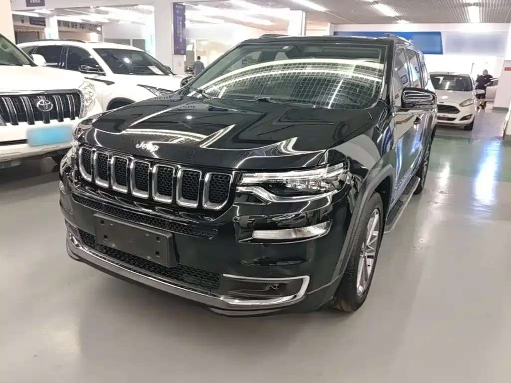 Jeep Grand Commander — фото 1