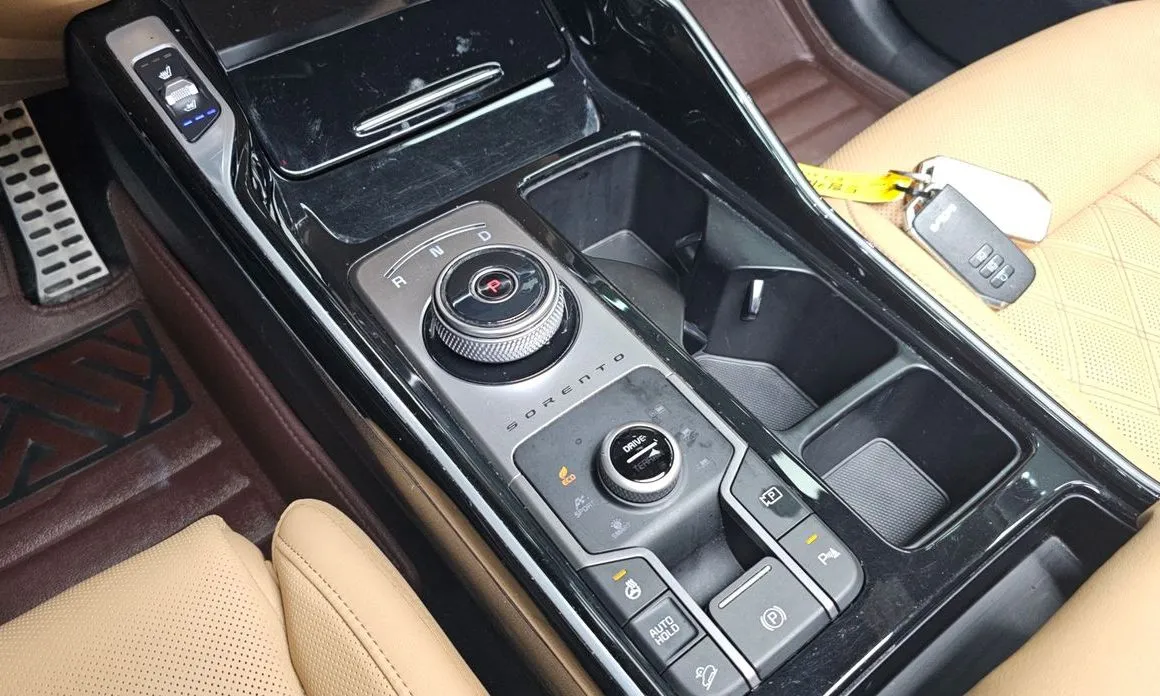 Kia Sorento — фото 8