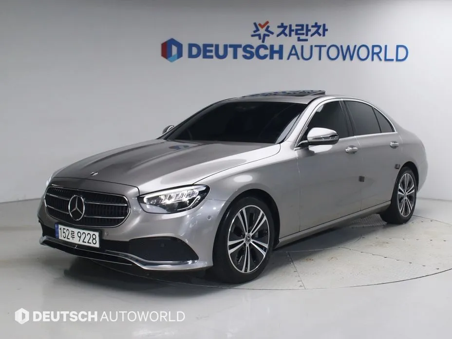 Mercedes-Benz E-Class — фото 1