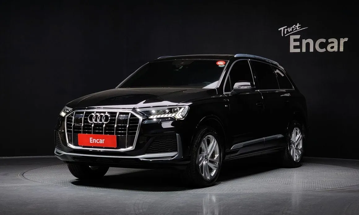 Audi Q7 — фото 1