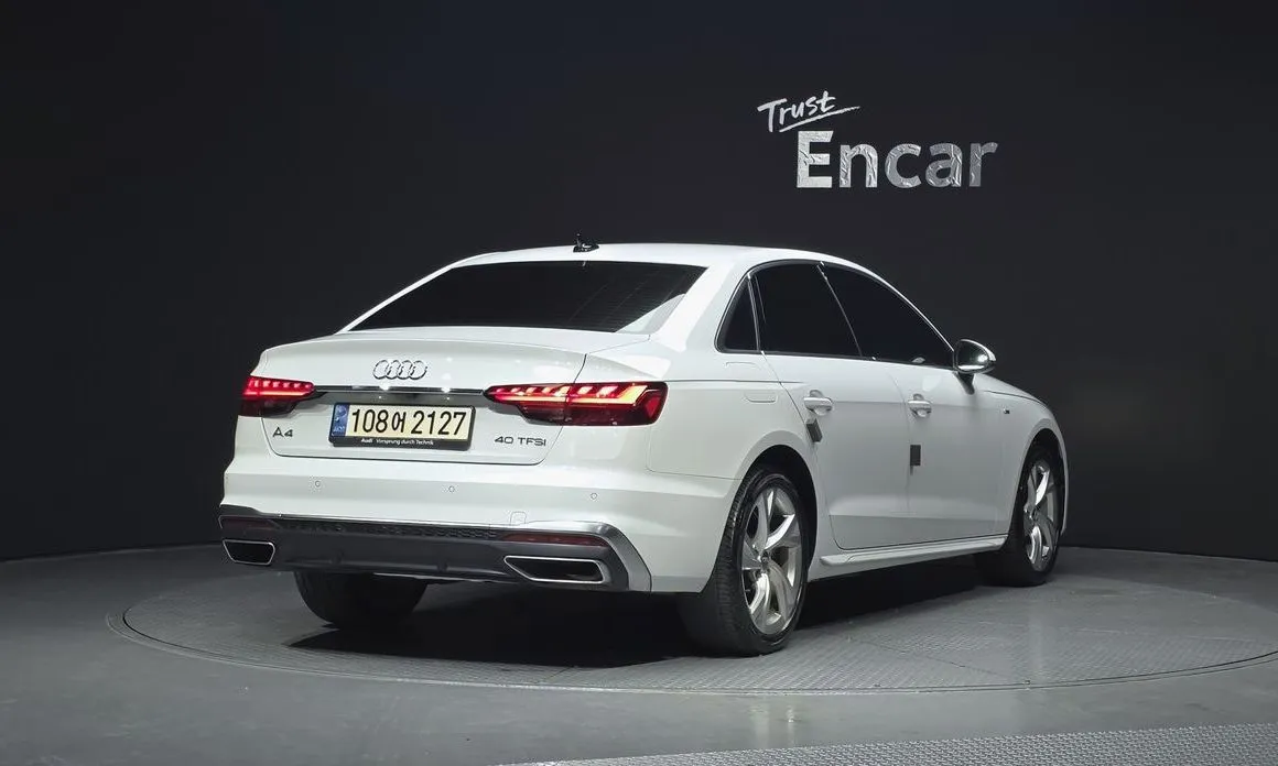 Audi A4 — фото 2