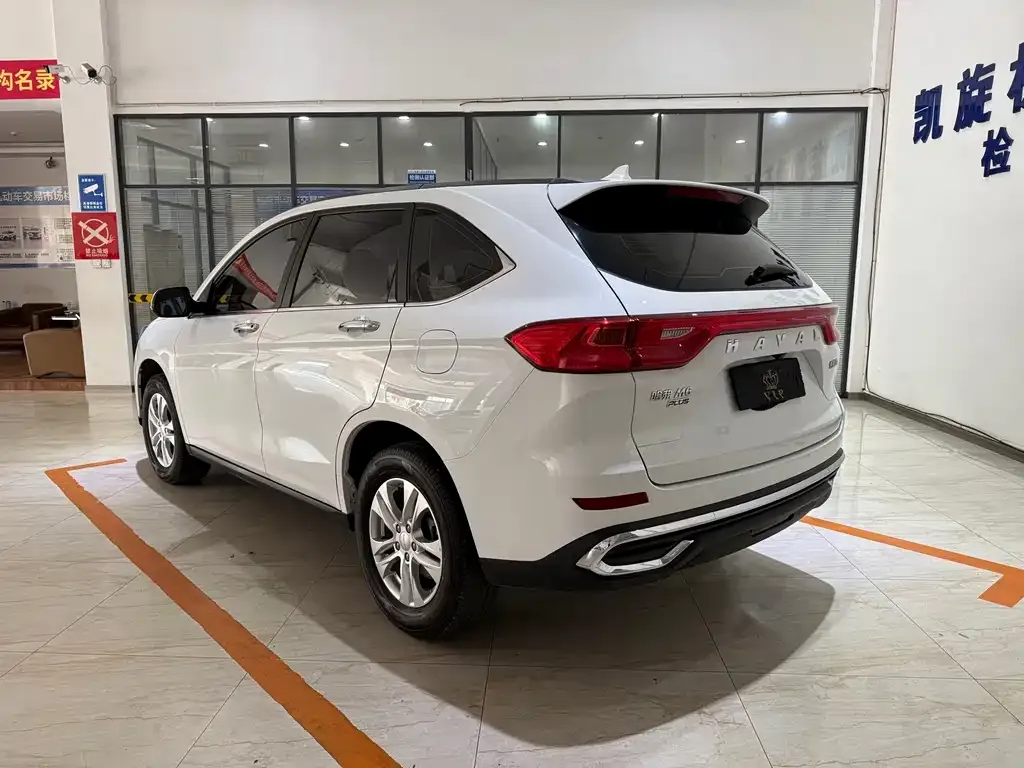 Haval M6 — фото 10