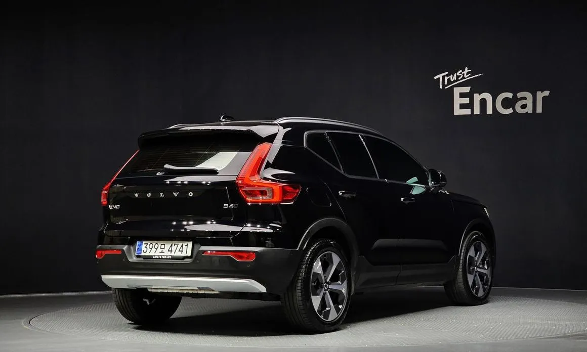 Volvo XC40 — фото 2
