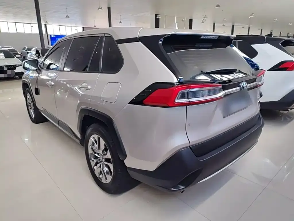 Toyota Wildlander — фото 2