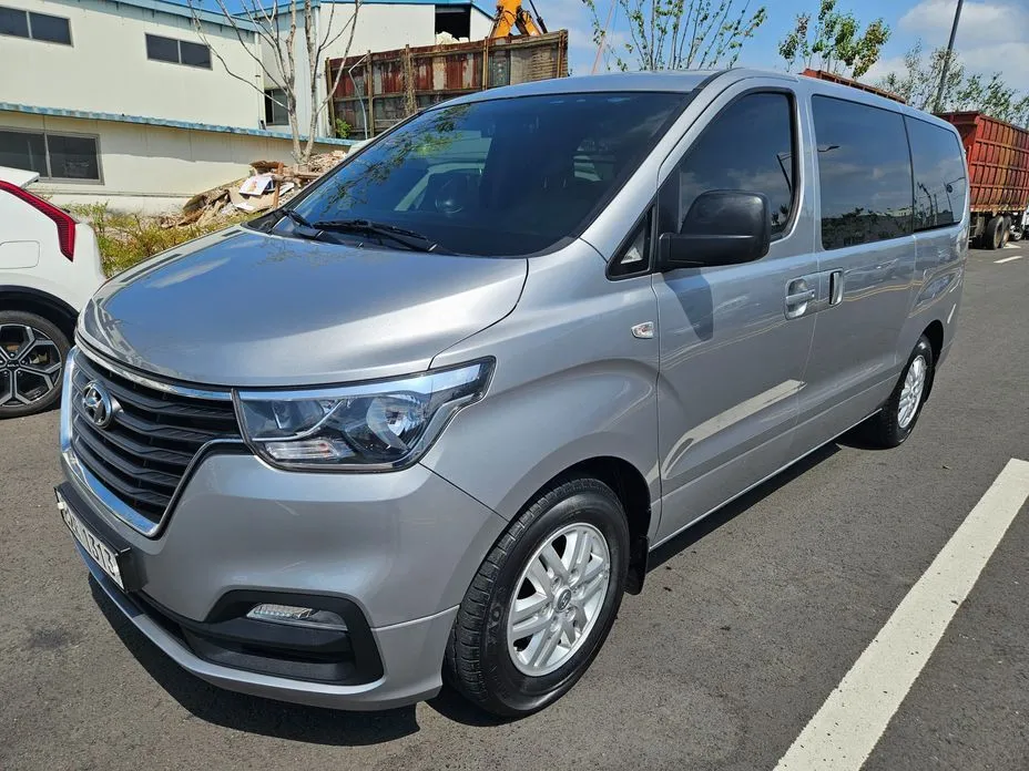 Hyundai Starex — фото 1