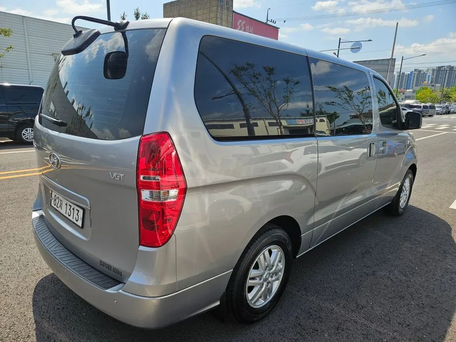 Hyundai Starex — фото 2