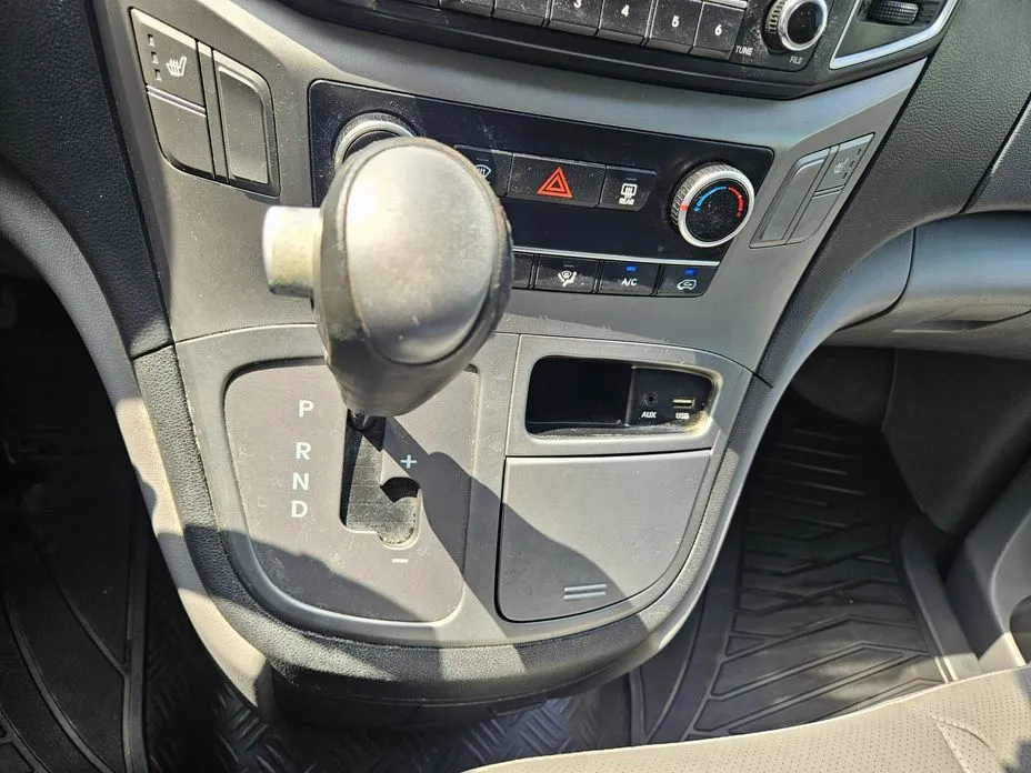 Hyundai Starex — фото 10