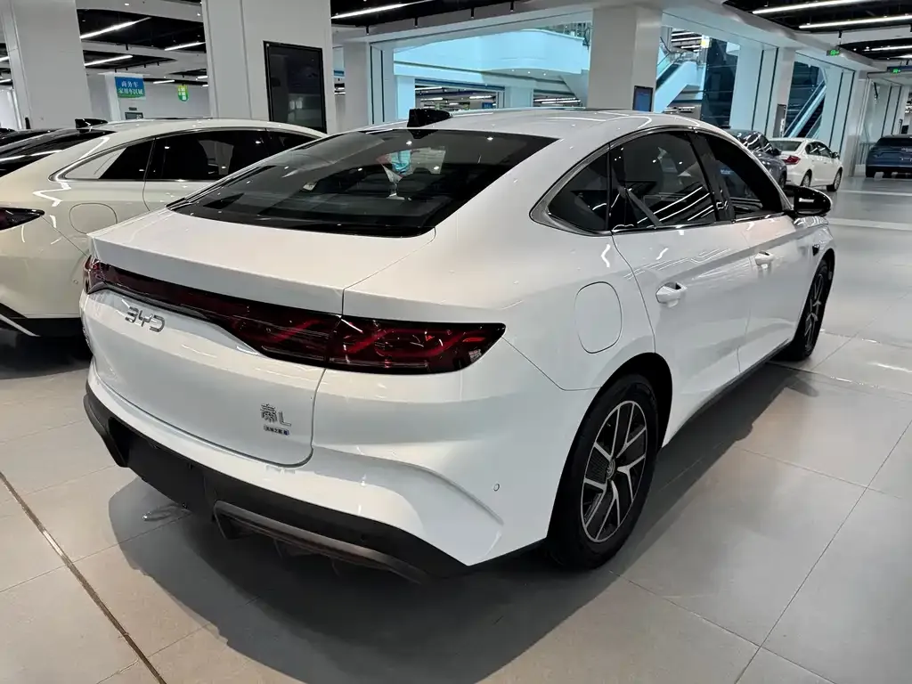 BYD Qin L — фото 4