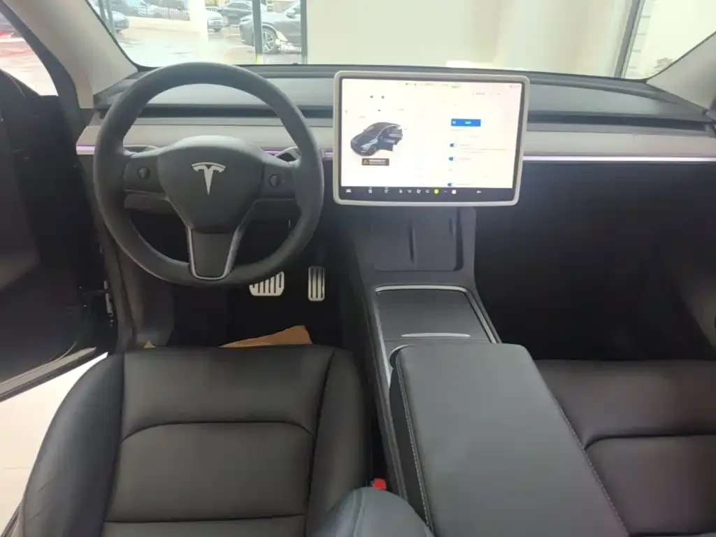 Tesla Model Y — фото 3
