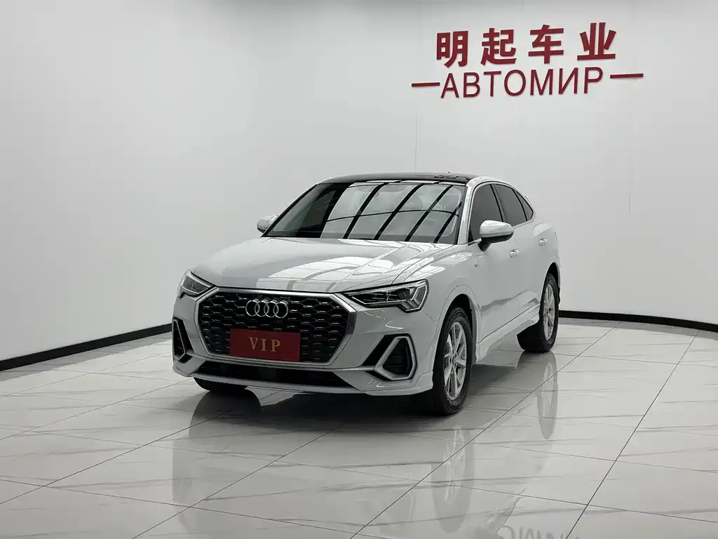 Audi Q3 Sportback — фото 10