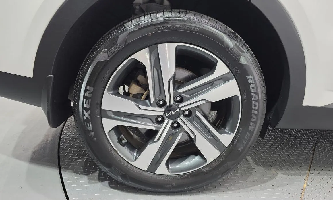 Kia Sorento — фото 9