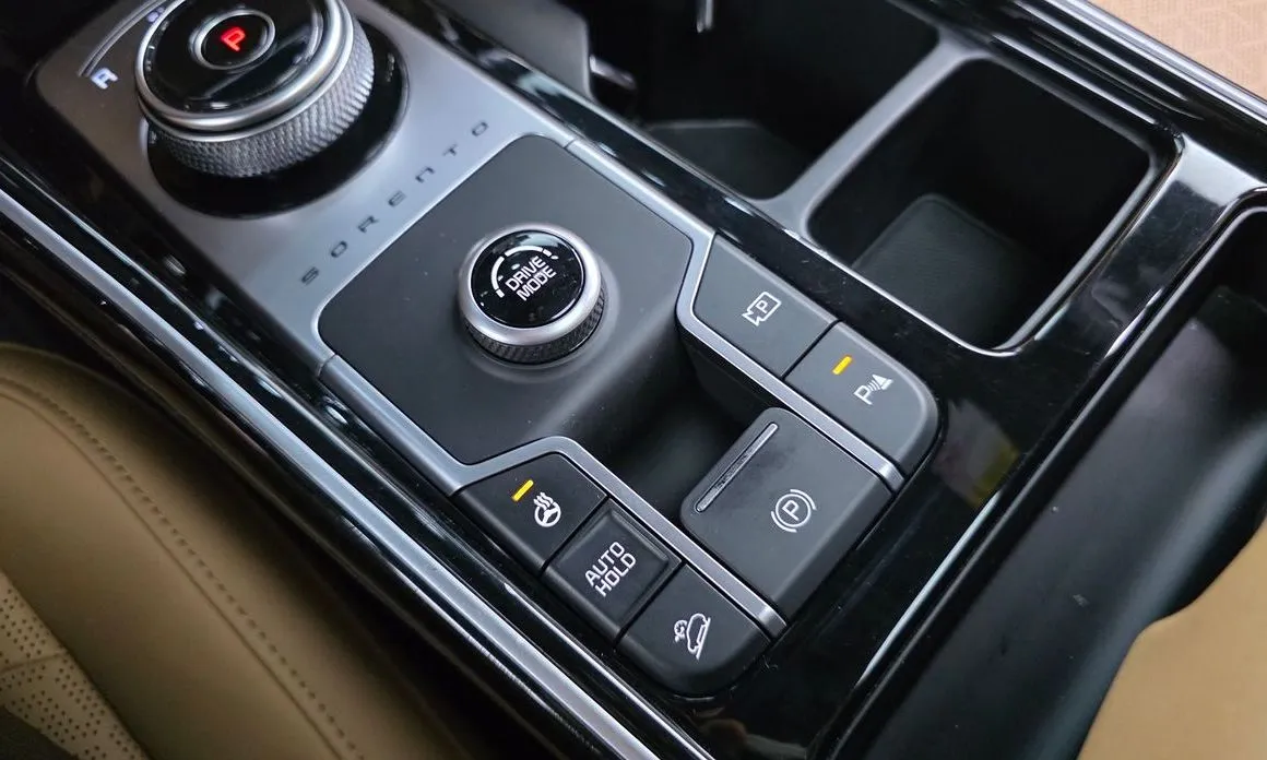 Kia Sorento — фото 8
