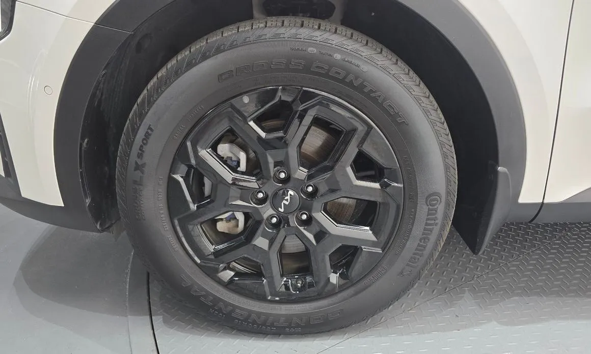 Kia Sorento — фото 8