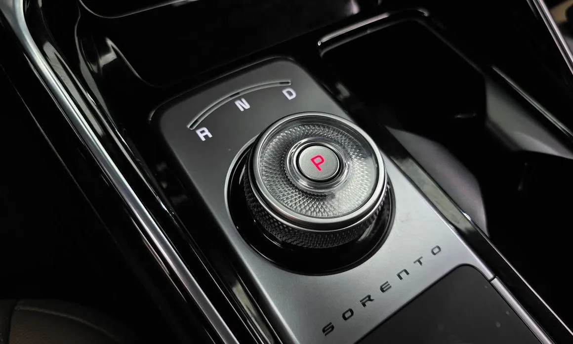 Kia Sorento — фото 4