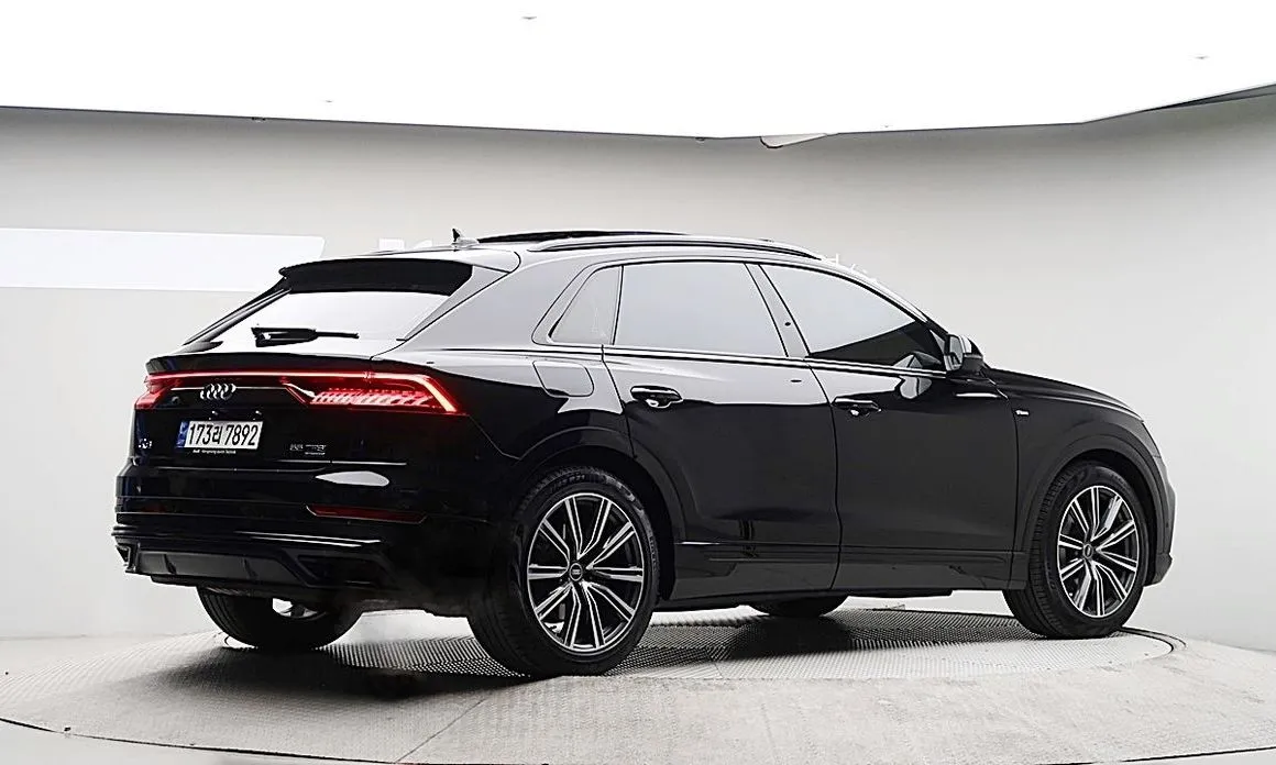 Audi Q8 — фото 4