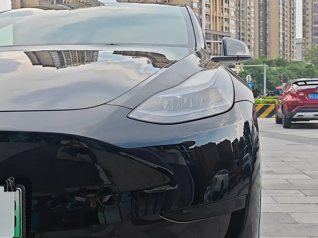 Tesla Model Y — фото 5