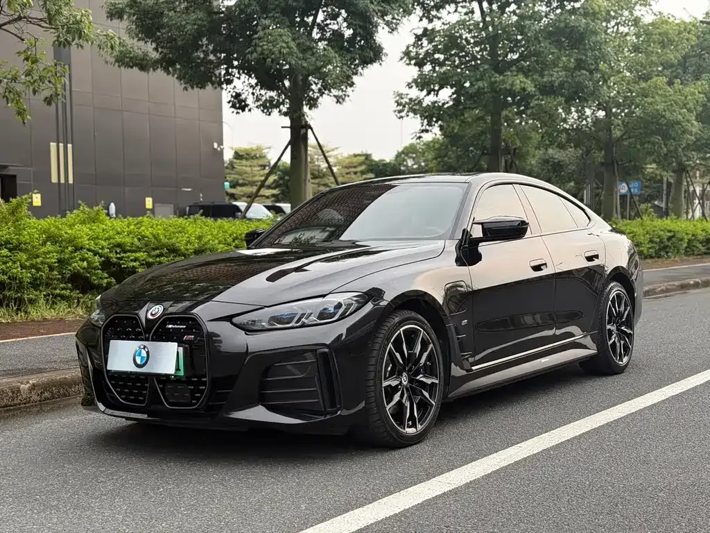 BMW i4 — фото 1