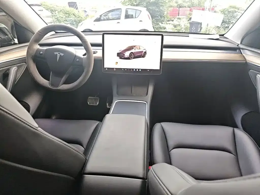 Tesla Model Y — фото 5