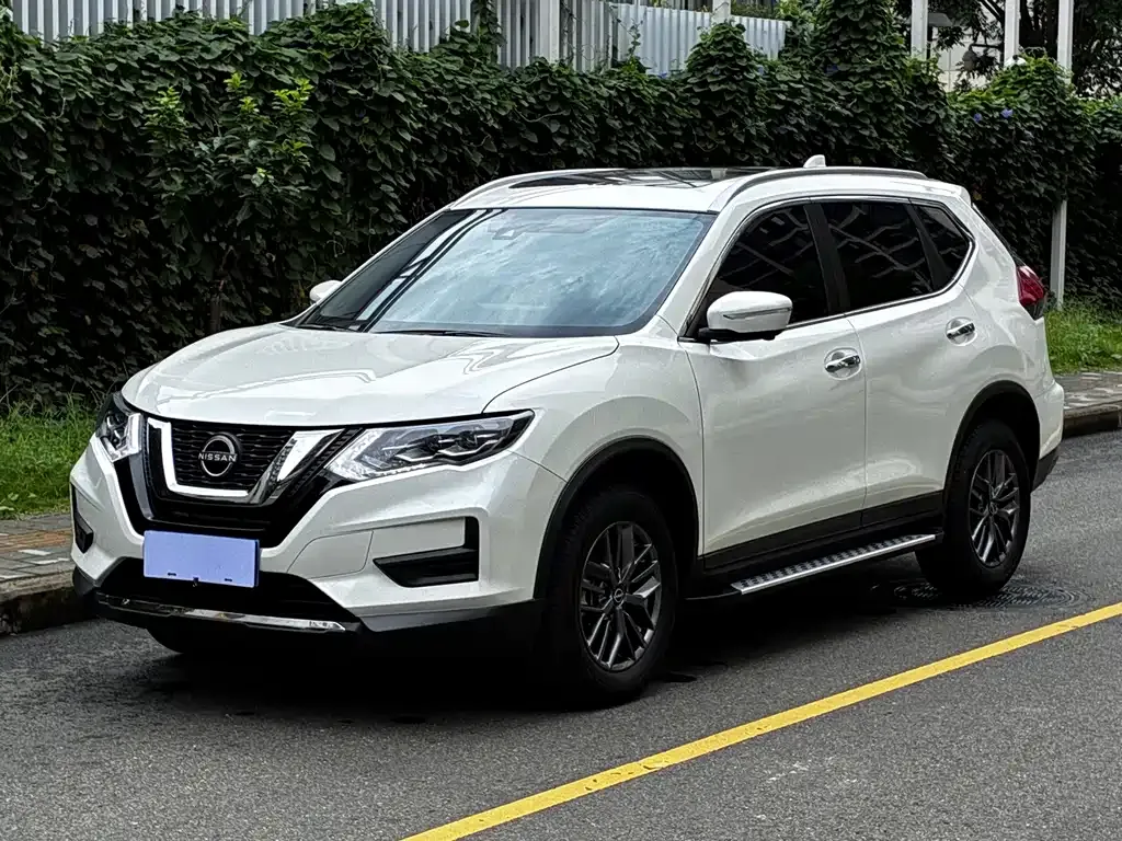 Nissan X-Trail — фото 1