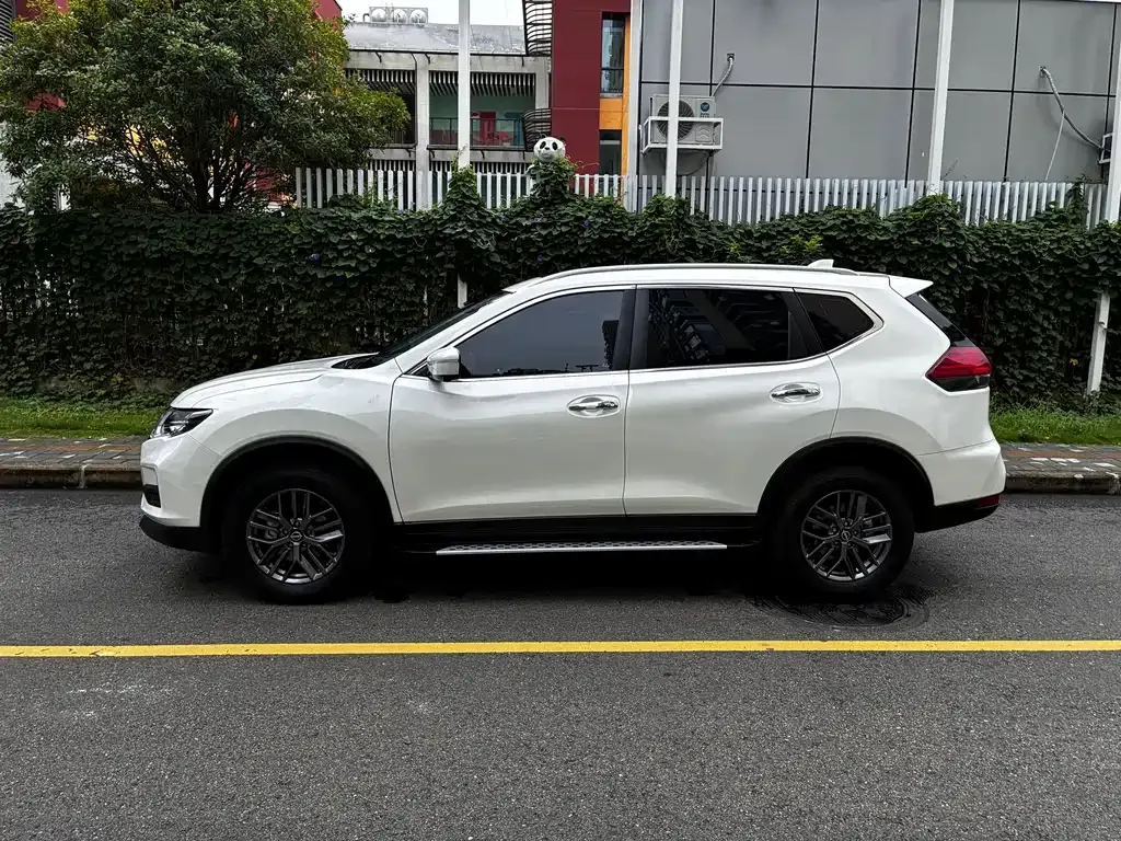 Nissan X-Trail — фото 9