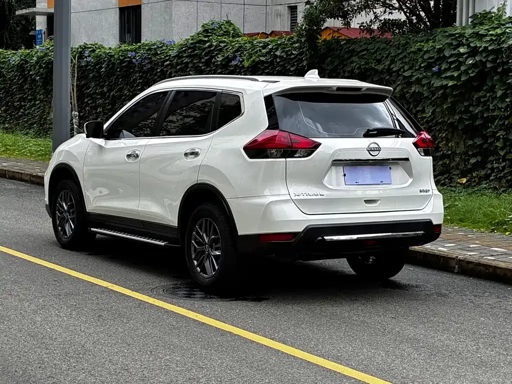 Nissan X-Trail — фото 7
