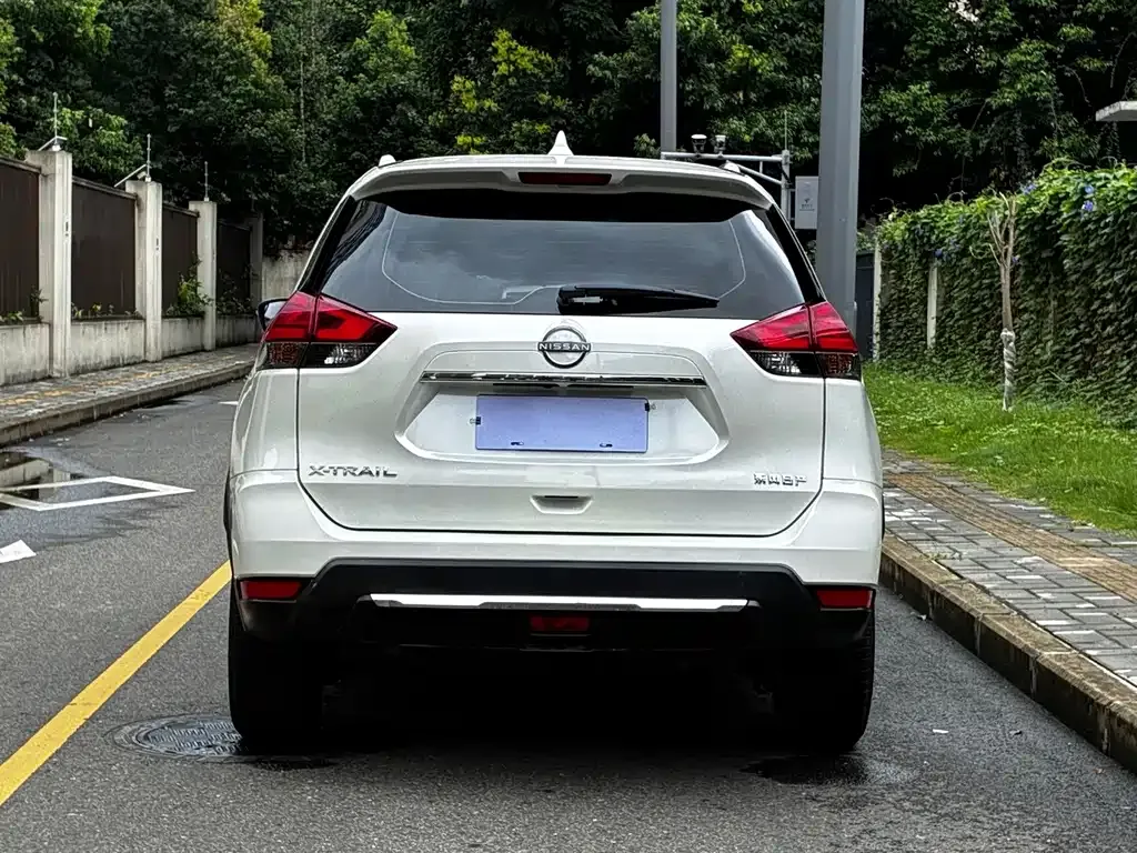 Nissan X-Trail — фото 10