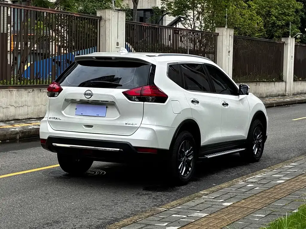 Nissan X-Trail — фото 6