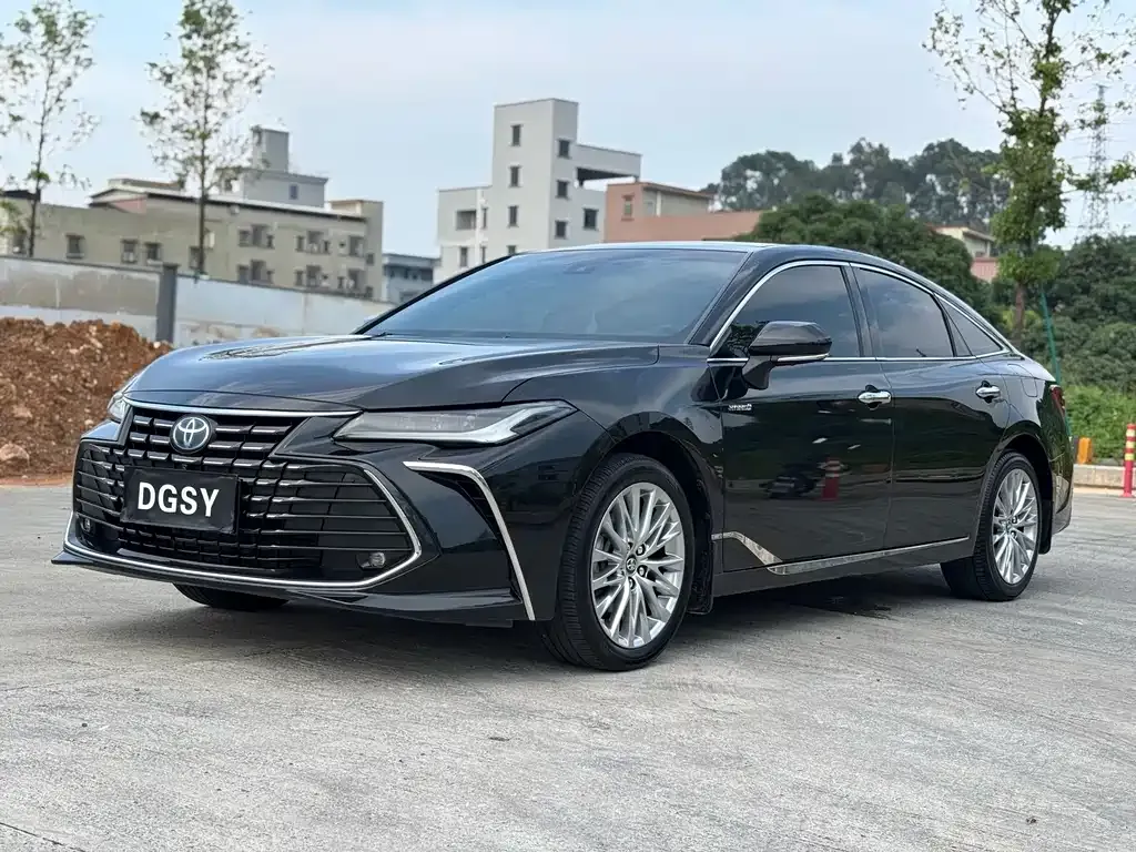 Toyota Avalon — фото 1