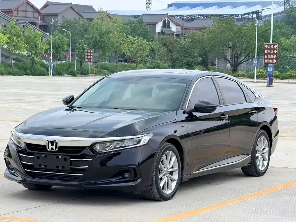 Honda Accord — фото 1