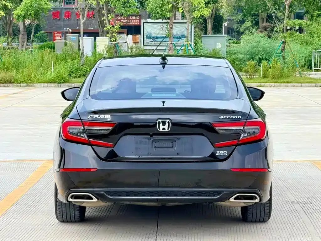 Honda Accord — фото 9