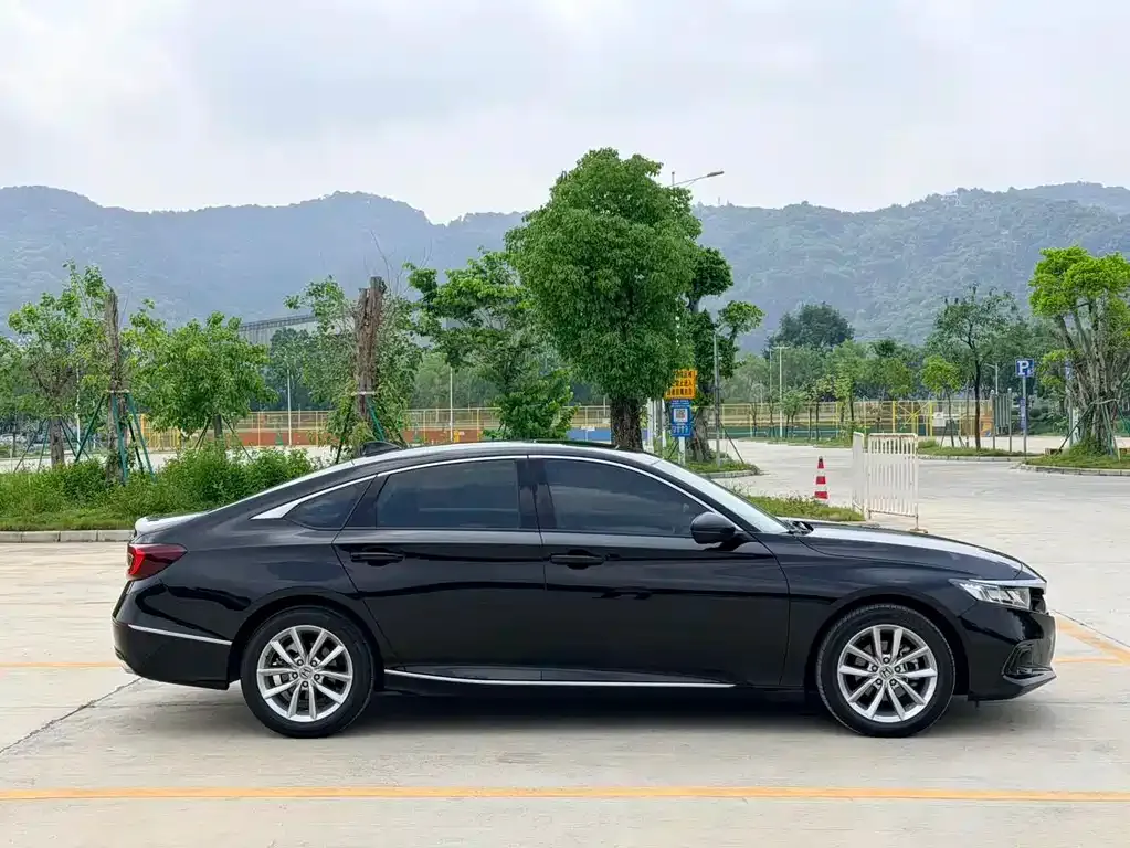 Honda Accord — фото 6