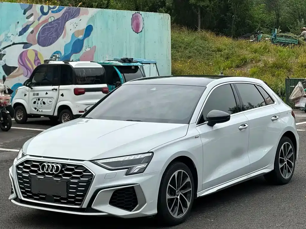 Audi A3 — фото 1