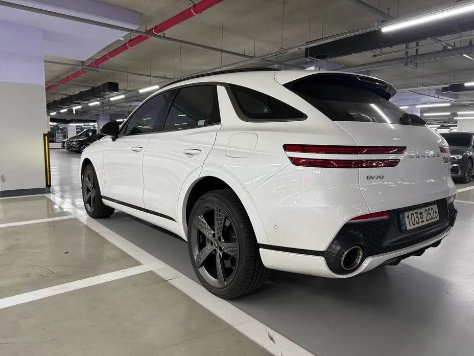 Genesis GV70 — фото 10