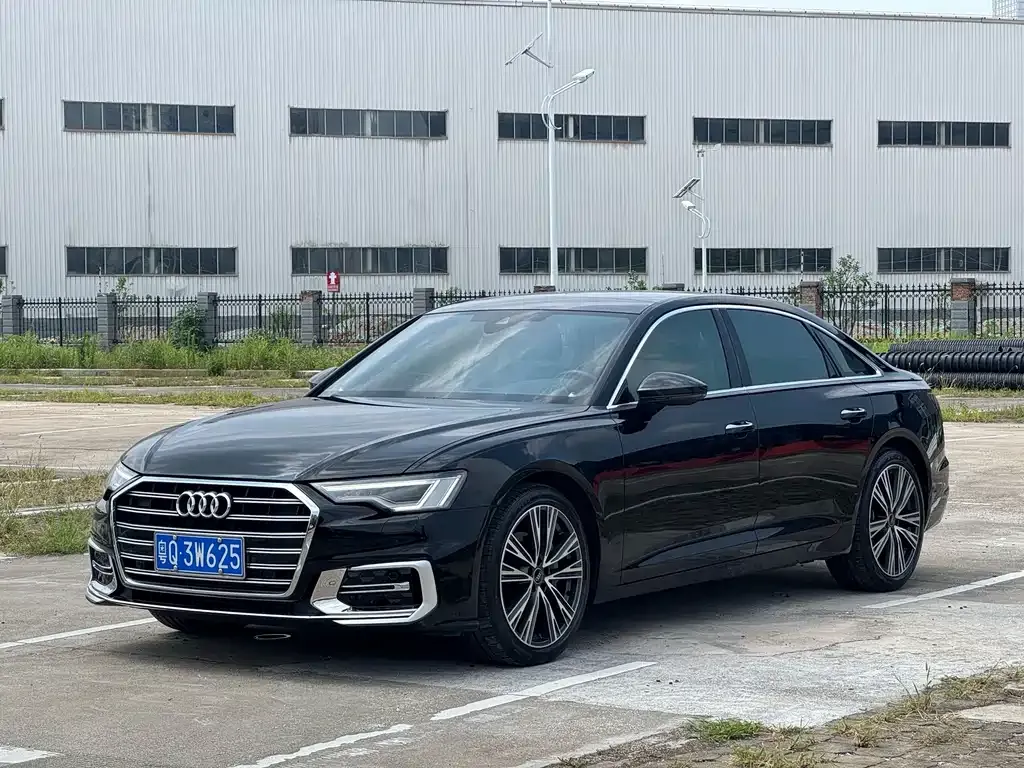 Audi A6L — фото 1
