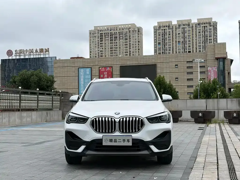 BMW X1 — фото 9