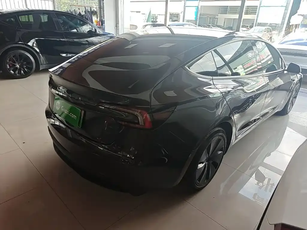 Tesla Model 3 — фото 6