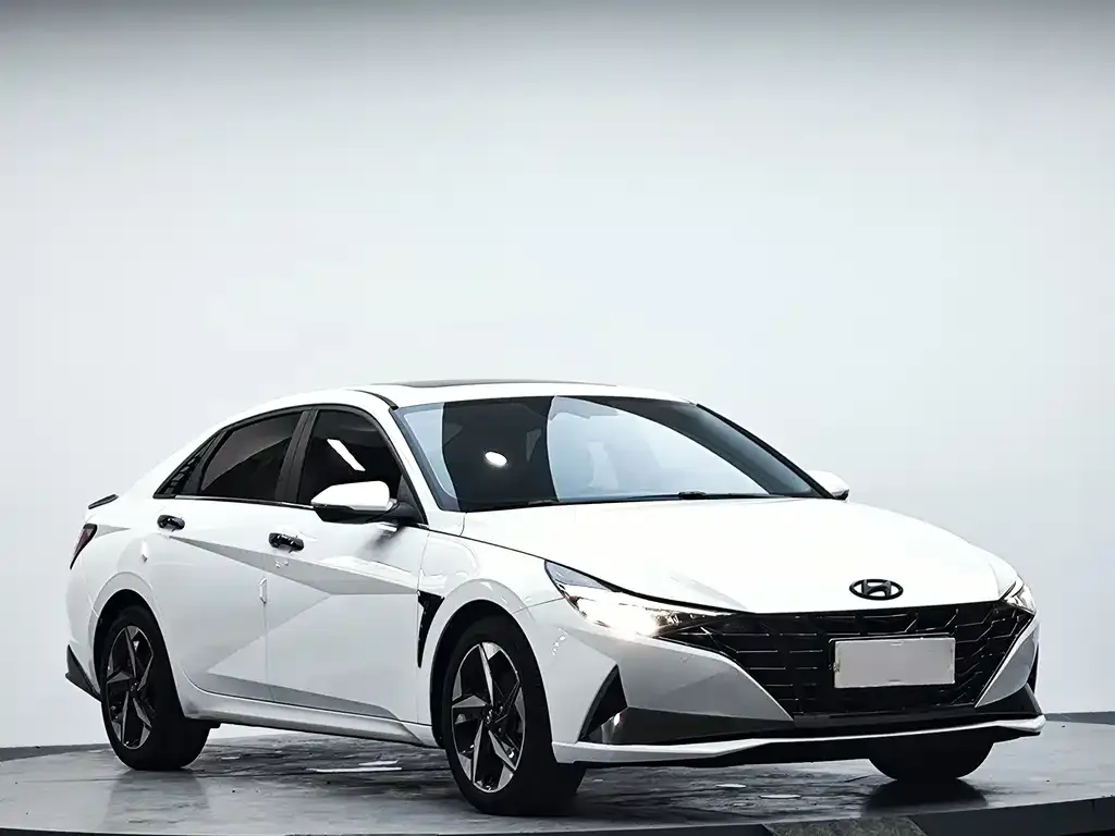 Hyundai Elantra — фото 10