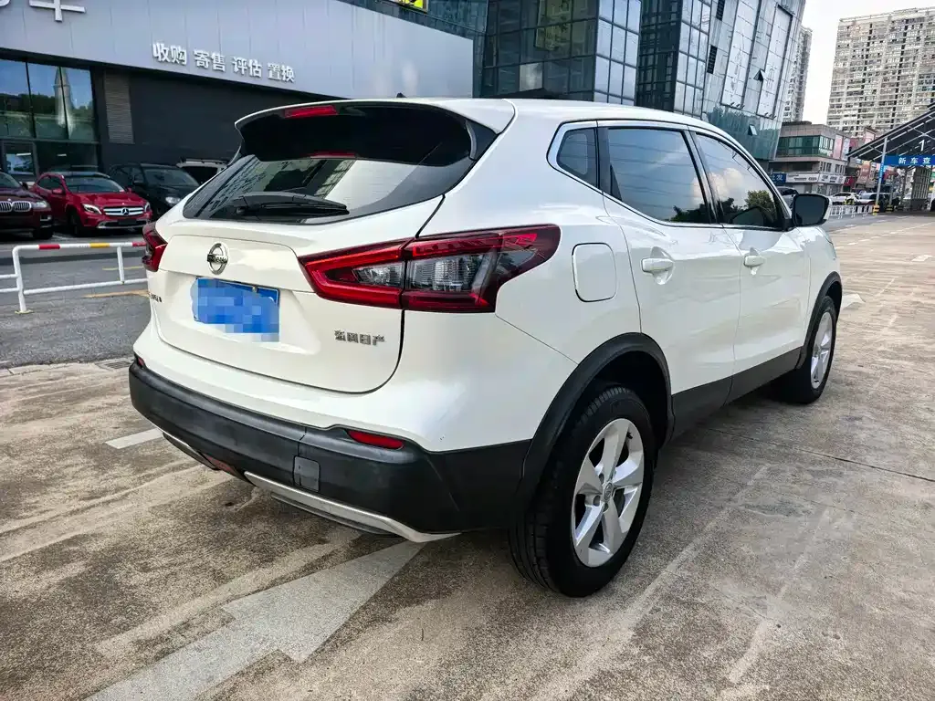 Nissan Qashqai — фото 10