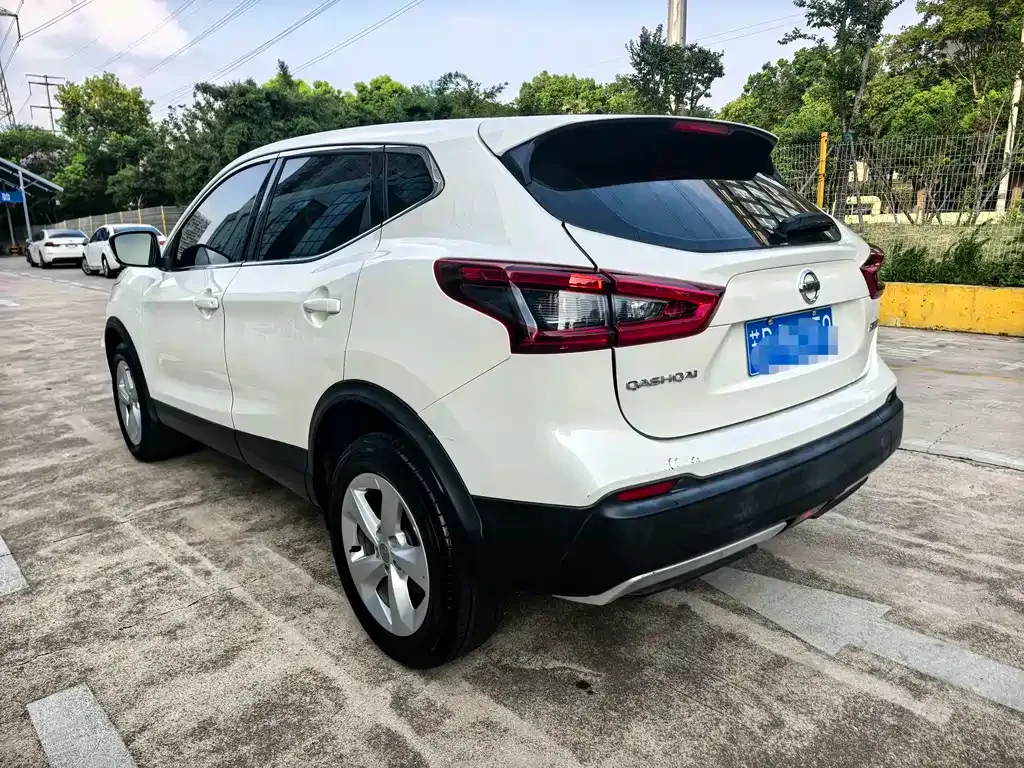 Nissan Qashqai — фото 9