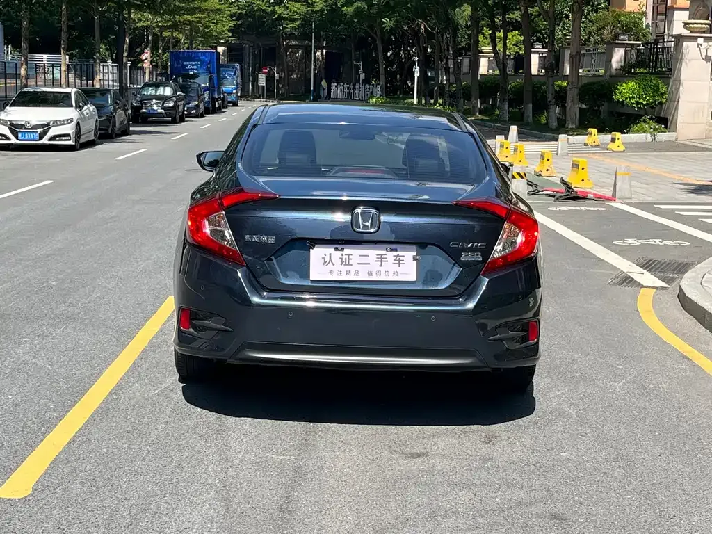 Honda Civic — фото 7