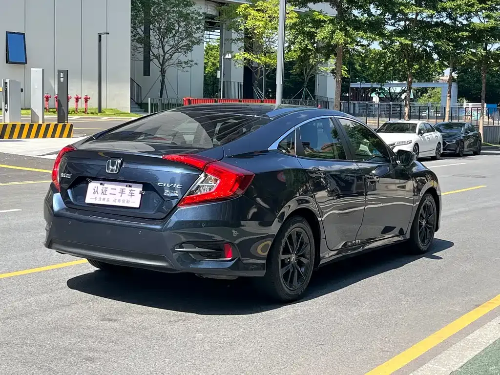 Honda Civic — фото 9