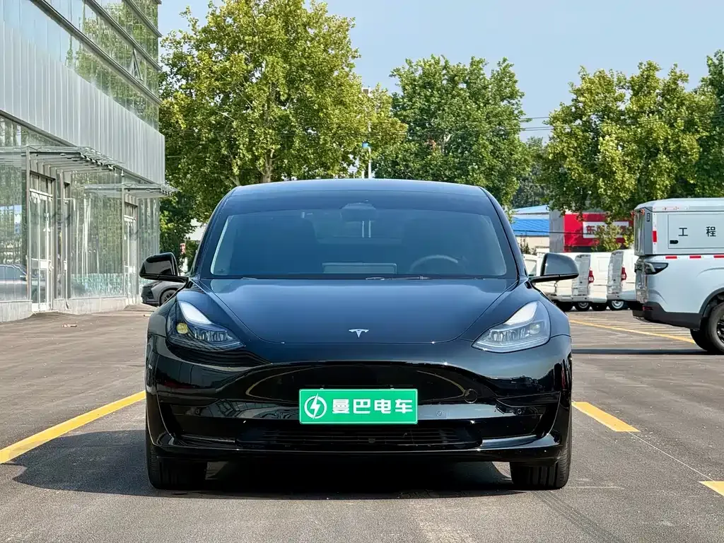Tesla Model 3 — фото 8
