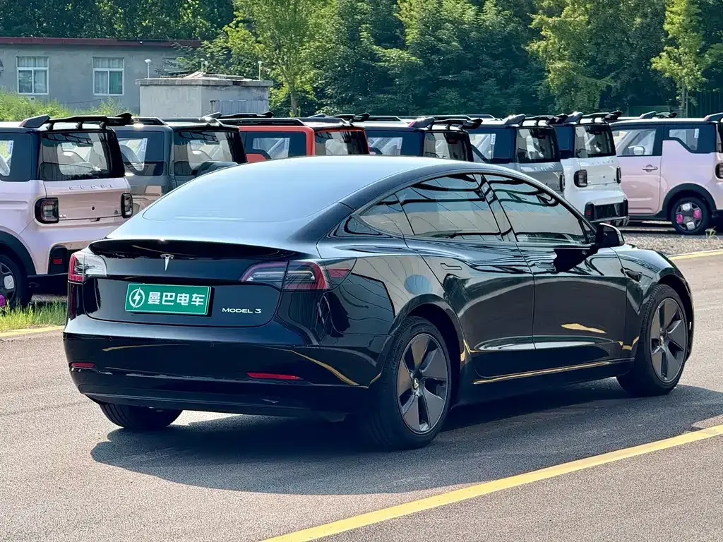 Tesla Model 3 — фото 10