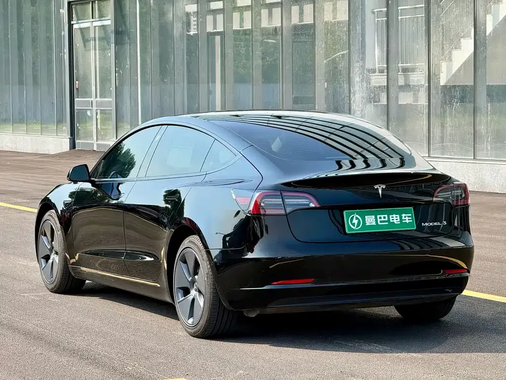 Tesla Model 3 — фото 6