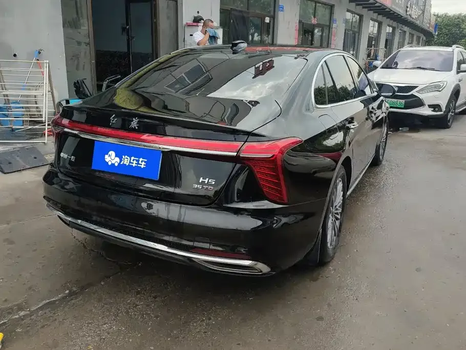 Hongqi H5 — фото 10